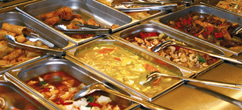 Det varme kinesiske buffetbord hos Jin Yuan